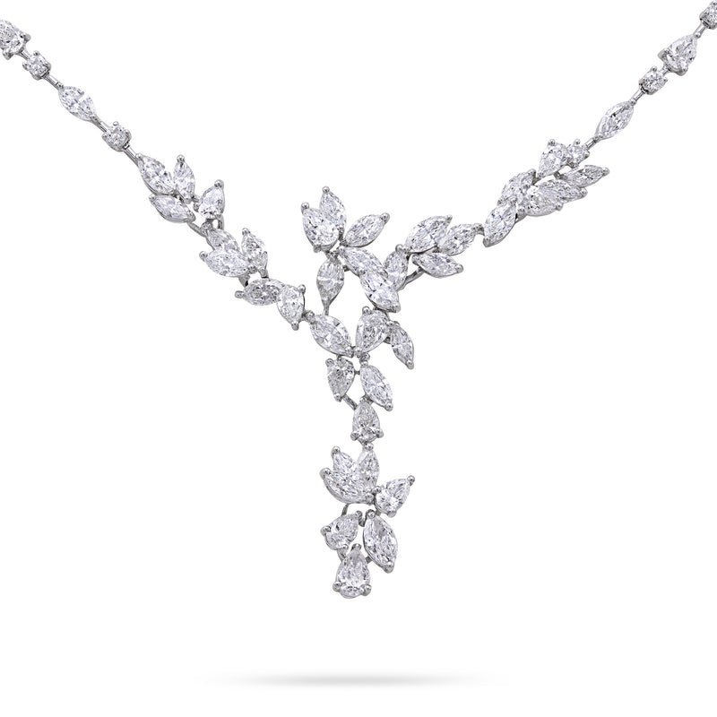 Gradiva Midnight Lilies | Diamond Necklace | 18K Gold